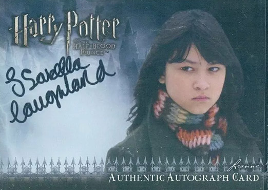 Isabella Laughland as Leanne - Front